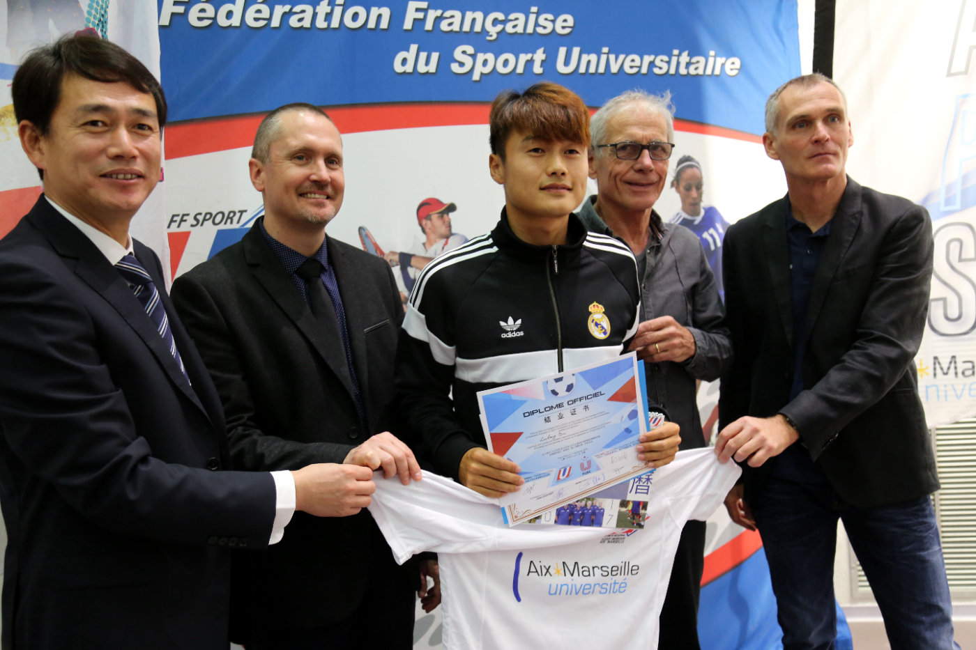 从职业球员到校园足球教练，卜芦笙的学院派足球路