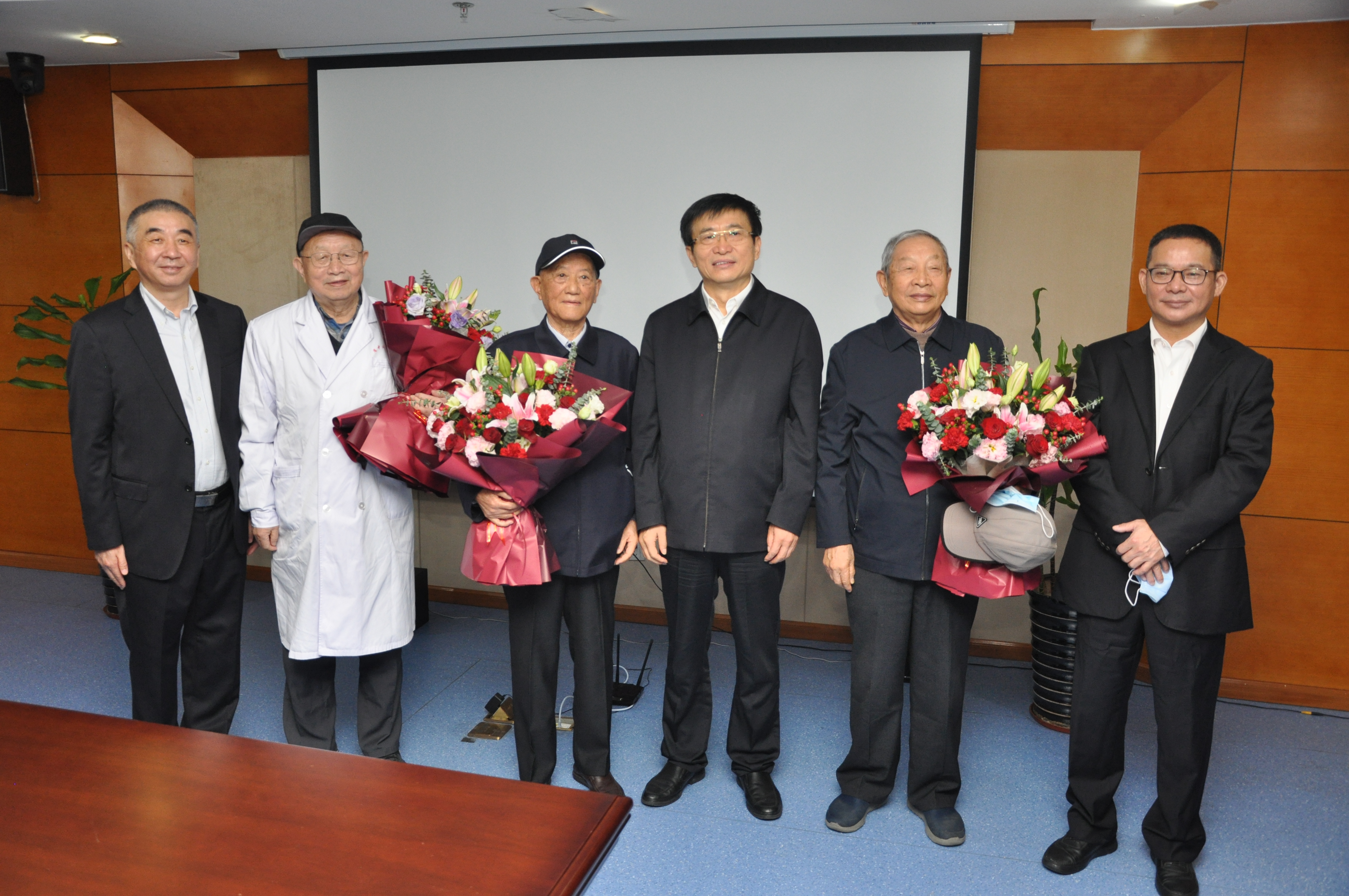 DSC_0983.JPG DSC_0983.JPG