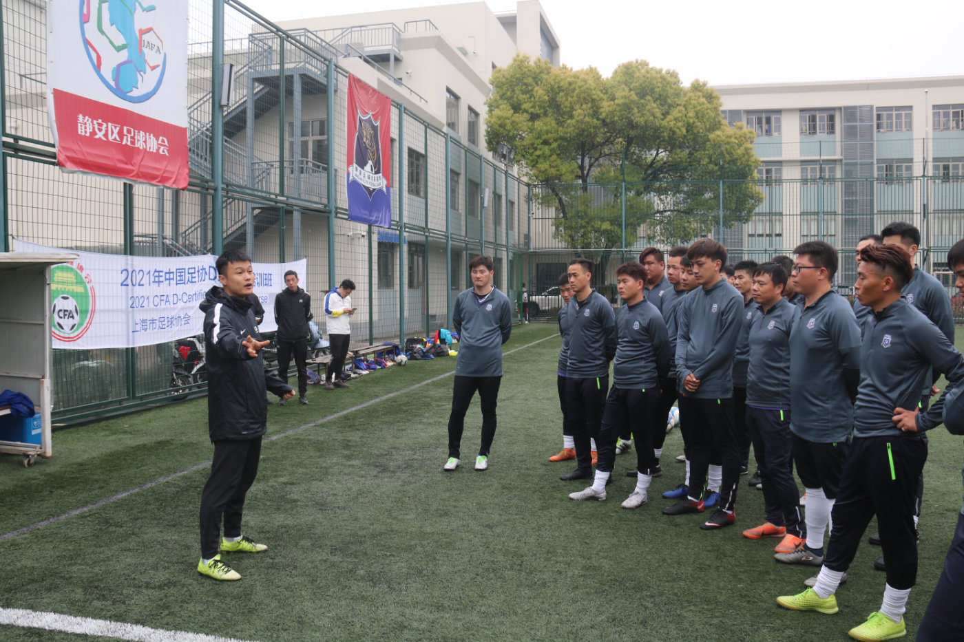 从职业球员到校园足球教练，卜芦笙的学院派足球路